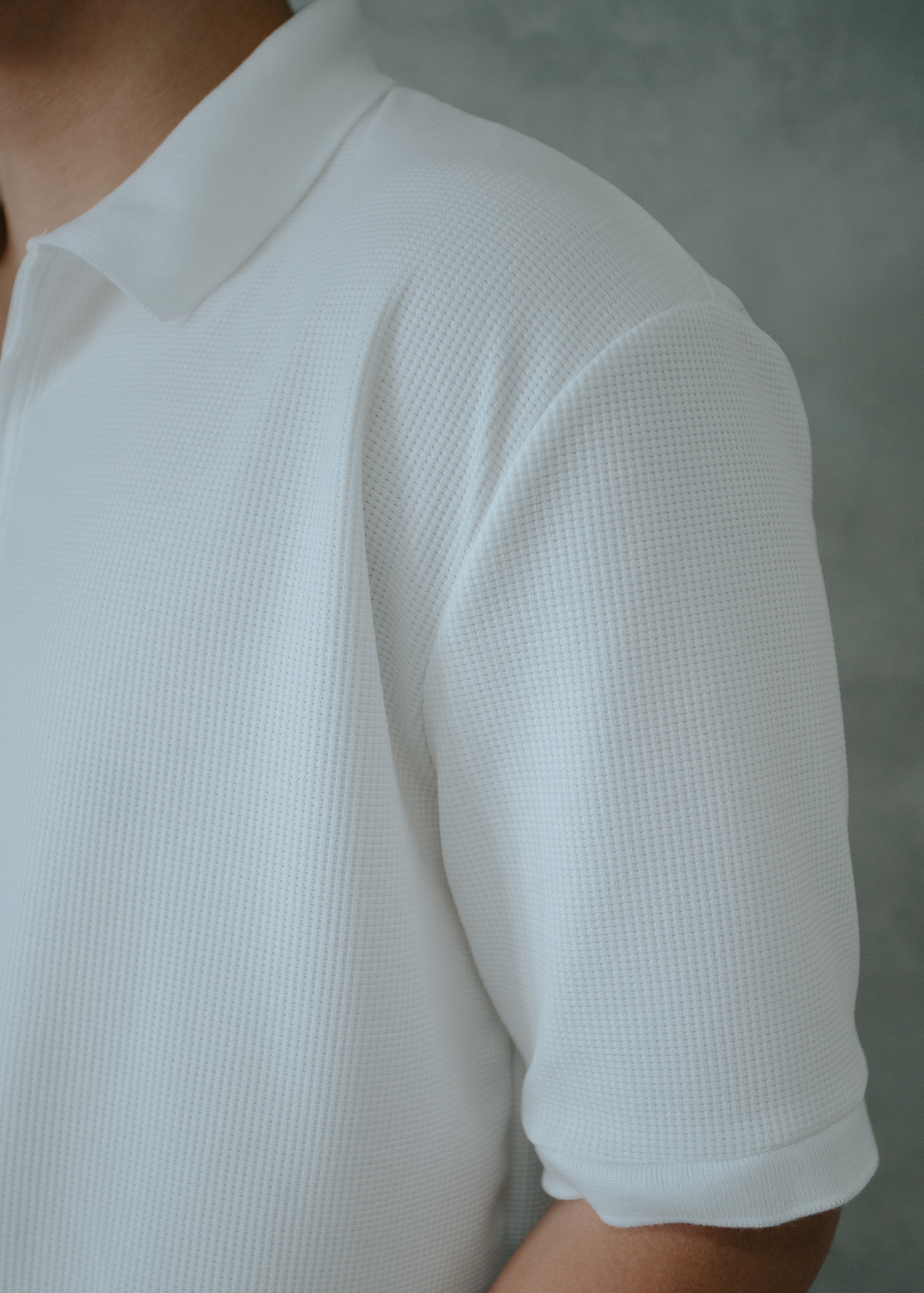 HALF-ZIP POLO SHIRT (OFF-WHITE)