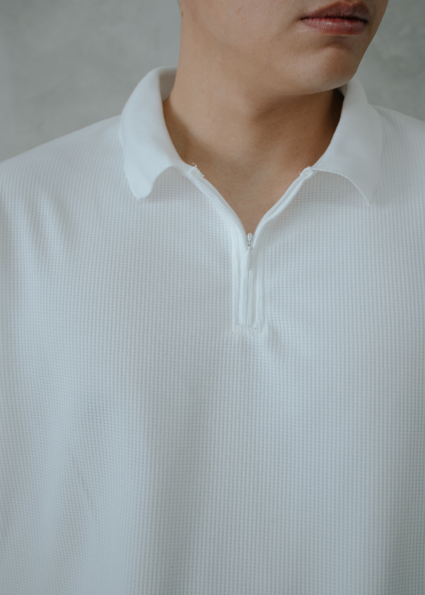 HALF-ZIP POLO SHIRT (OFF-WHITE)